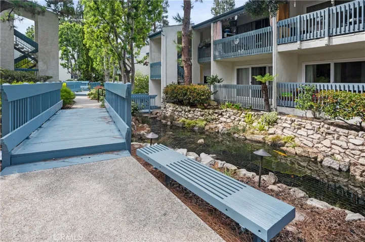 635 S Prospect Avenue 101, Redondo Beach, California 90277