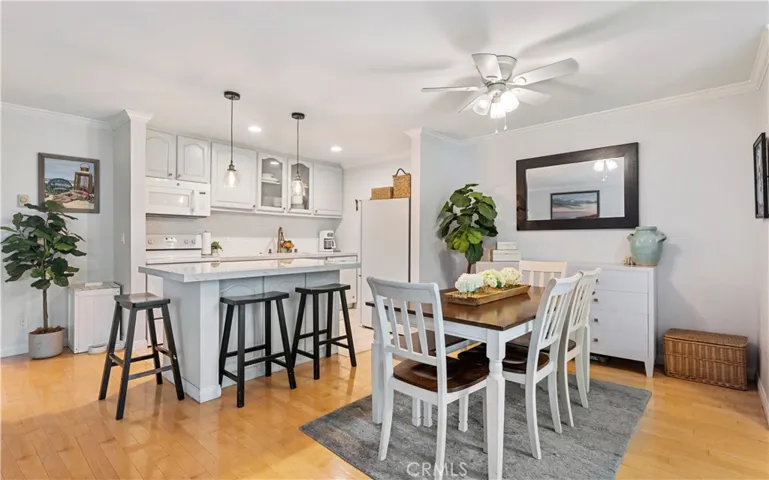 635 S Prospect Avenue 101, Redondo Beach, California 90277
