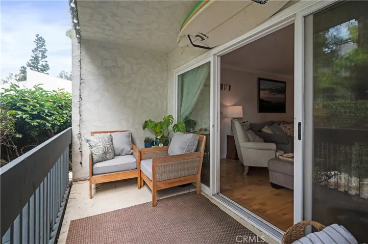 635 S Prospect Avenue 101, Redondo Beach, California 90277