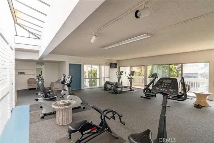 635 S Prospect Avenue 101, Redondo Beach, California 90277