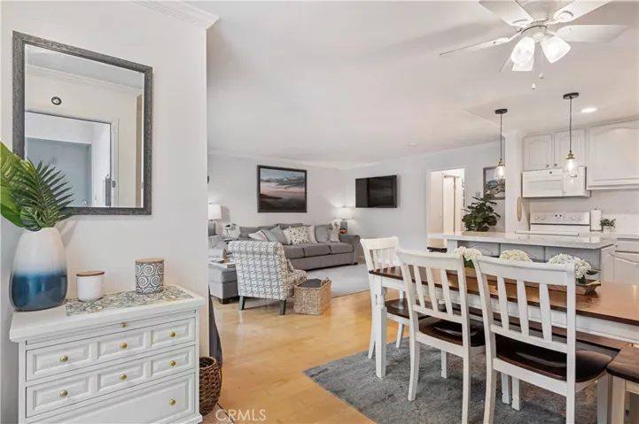 635 S Prospect Avenue 101, Redondo Beach, California 90277