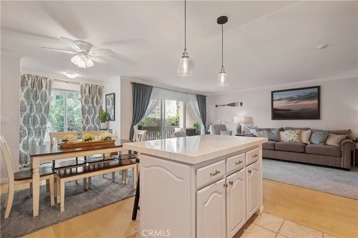 635 S Prospect Avenue 101, Redondo Beach, California 90277