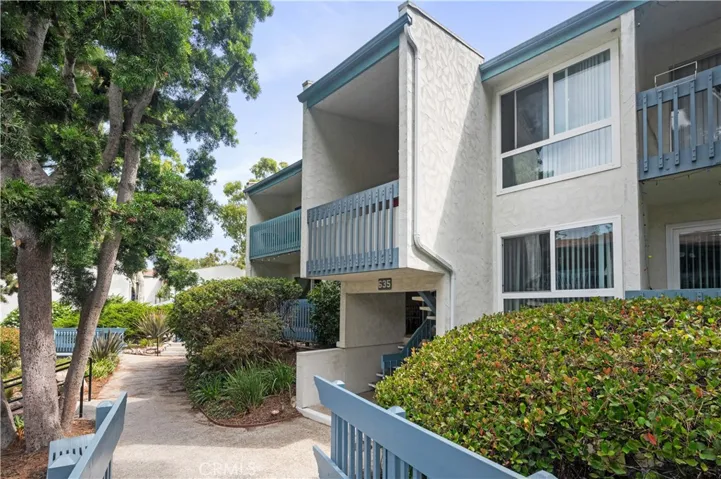 635 S Prospect Avenue 101, Redondo Beach, California 90277