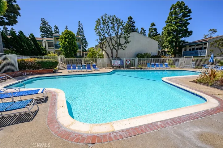 635 S Prospect Avenue 101, Redondo Beach, California 90277