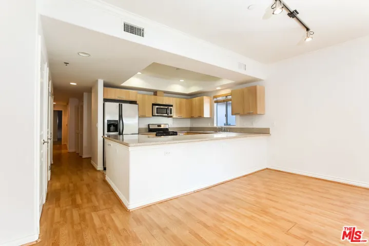10633 Eastborne Avenue 301, Los Angeles, California 90024
