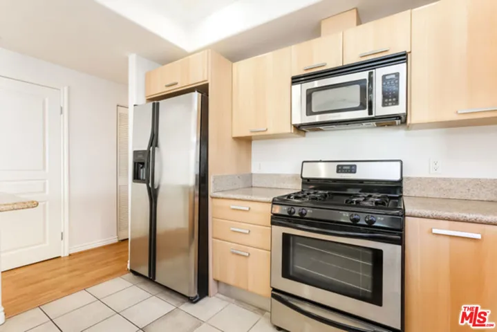 10633 Eastborne Avenue 301, Los Angeles, California 90024