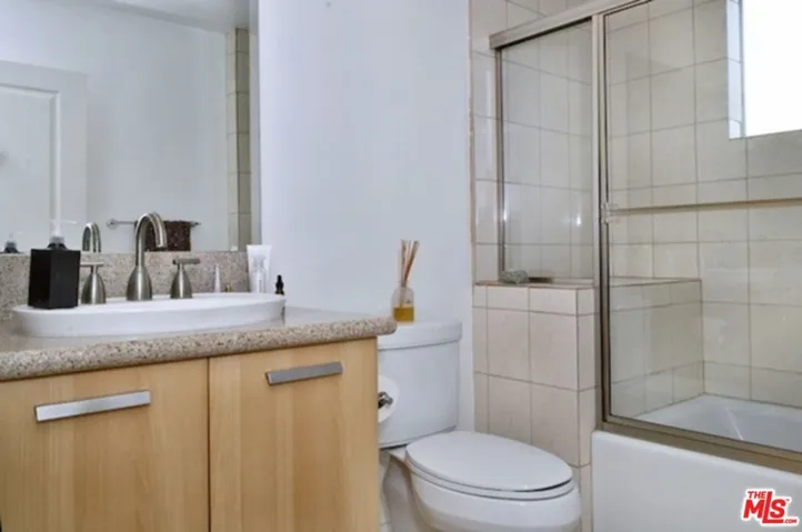 10633 Eastborne Avenue 301, Los Angeles, California 90024