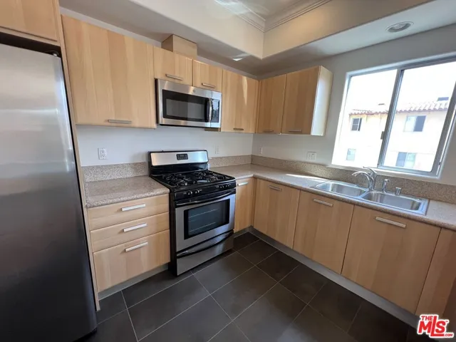10633 Eastborne Avenue 301, Los Angeles, California 90024