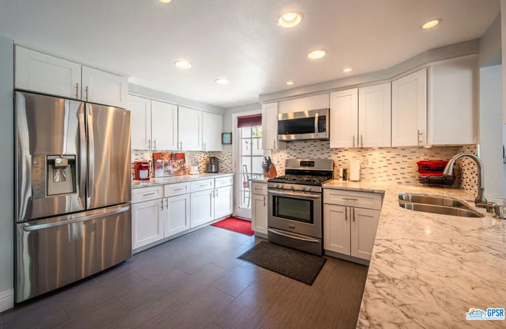 37656 Bankside Drive, Cathedral City, California 92234