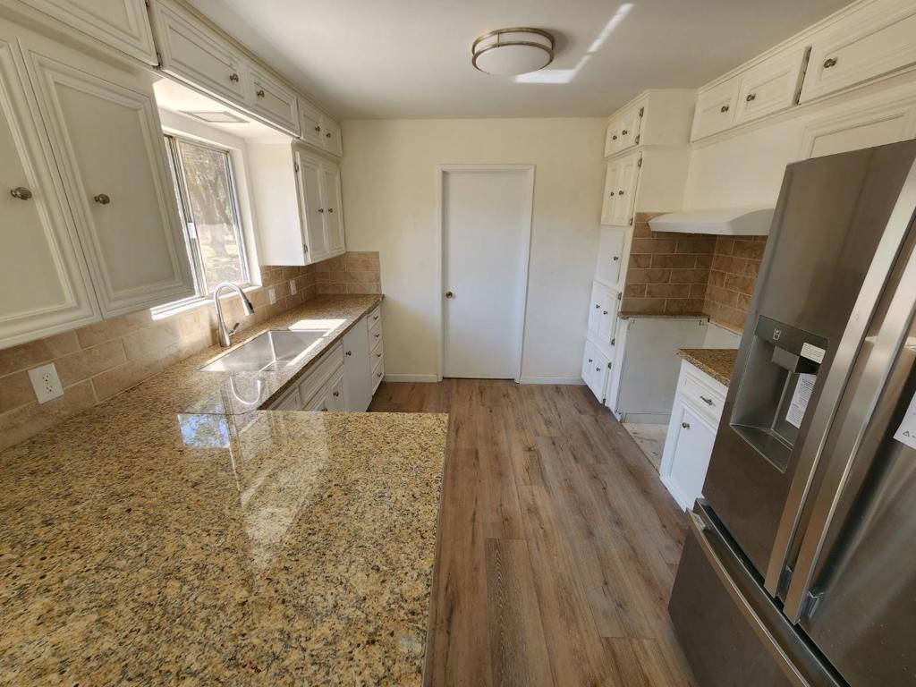 8831 E Herndon Avenue, California home-pic-6