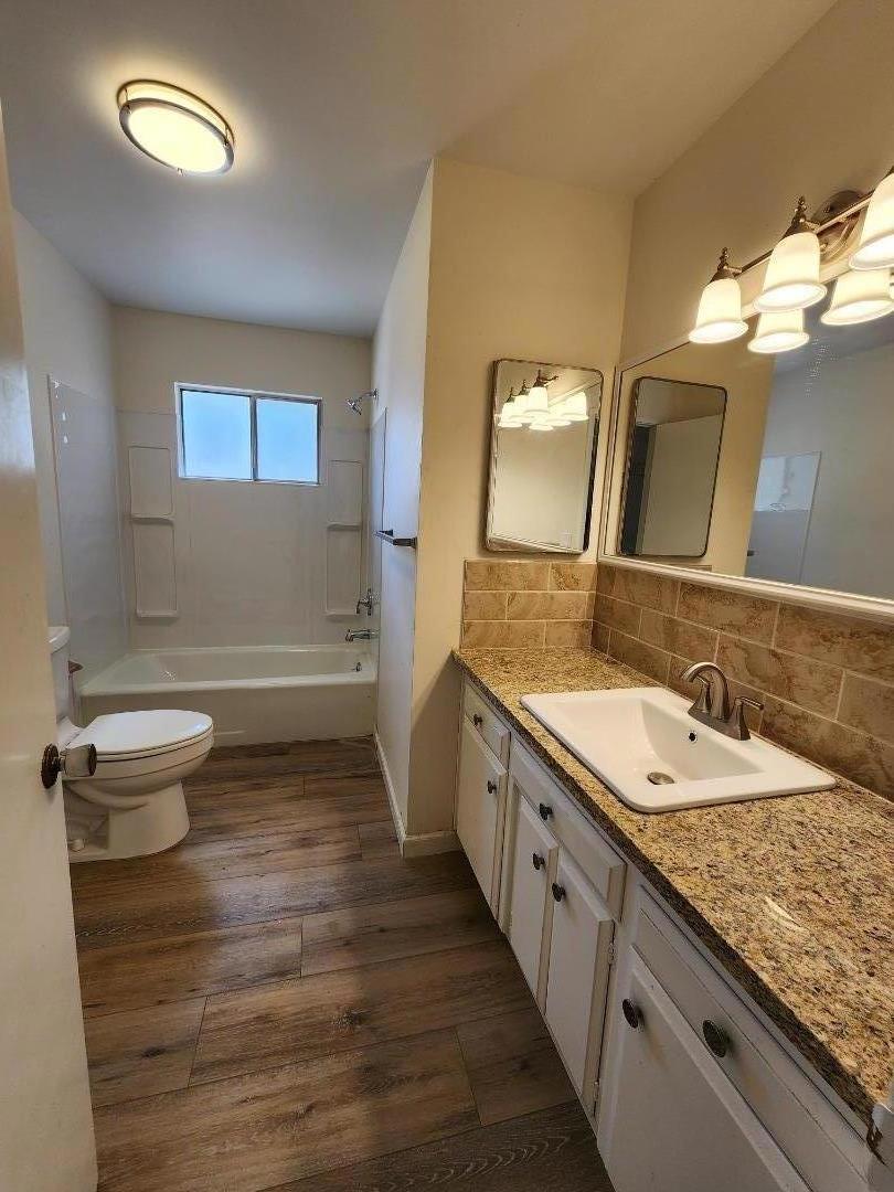 8831 E Herndon Avenue, California home-pic-8