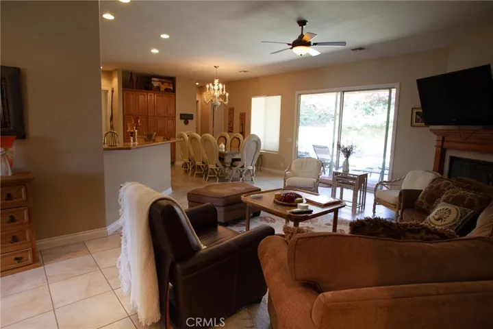 6 Living Room
