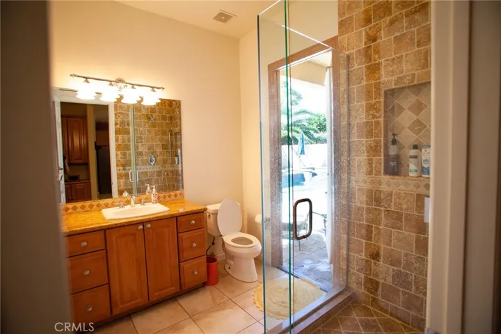 19 Bathroom 2