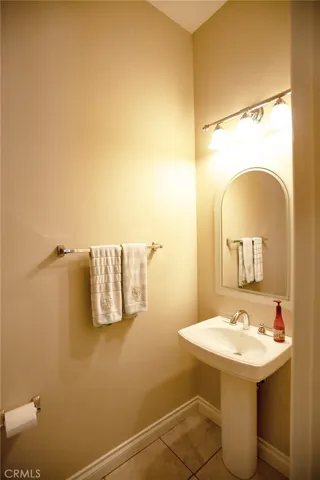 11-2 Living Half Bathroom