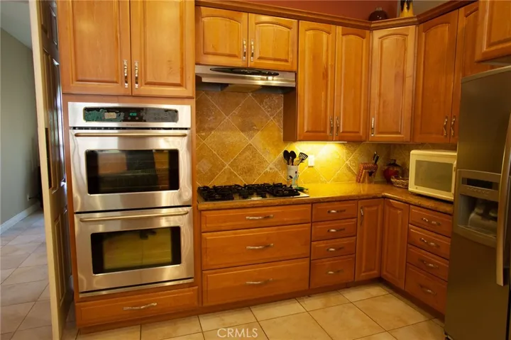 11 Kitchen
