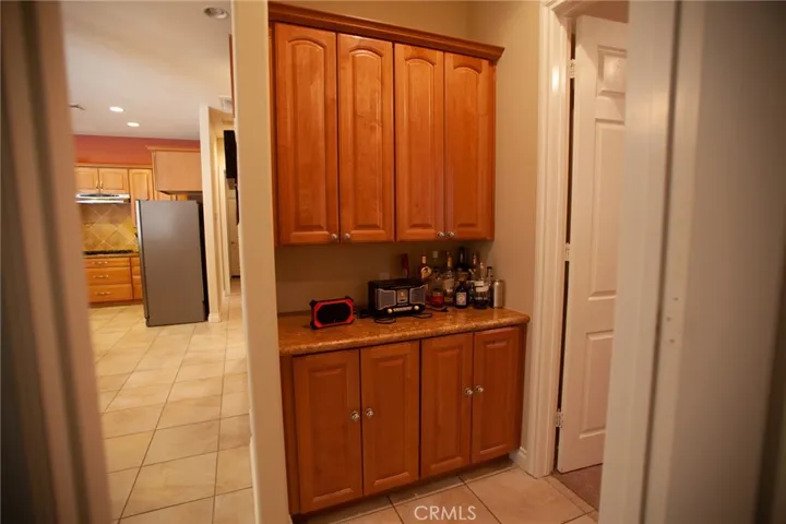 11-1 Kitchen hallway