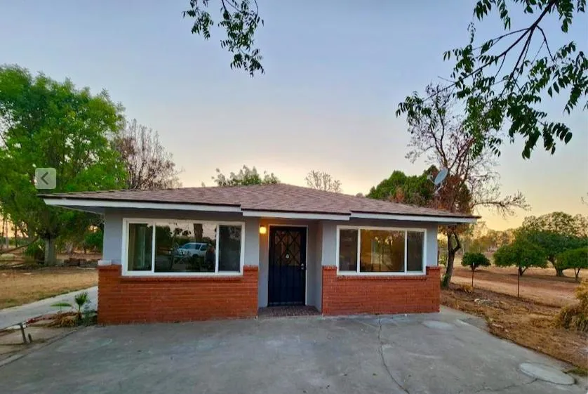 8831 E Herndon Avenue, California home-pic-0
