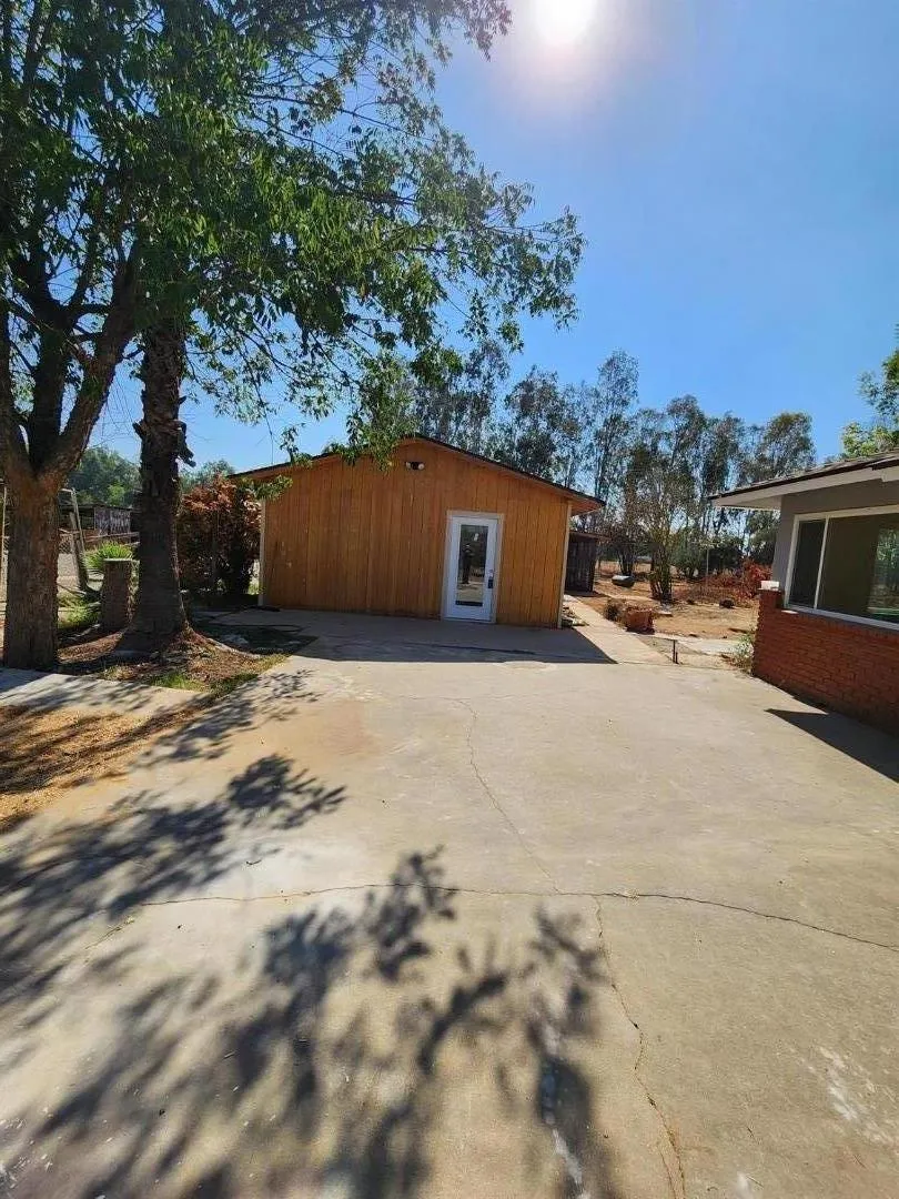 8831 E Herndon Avenue, California home-pic-15