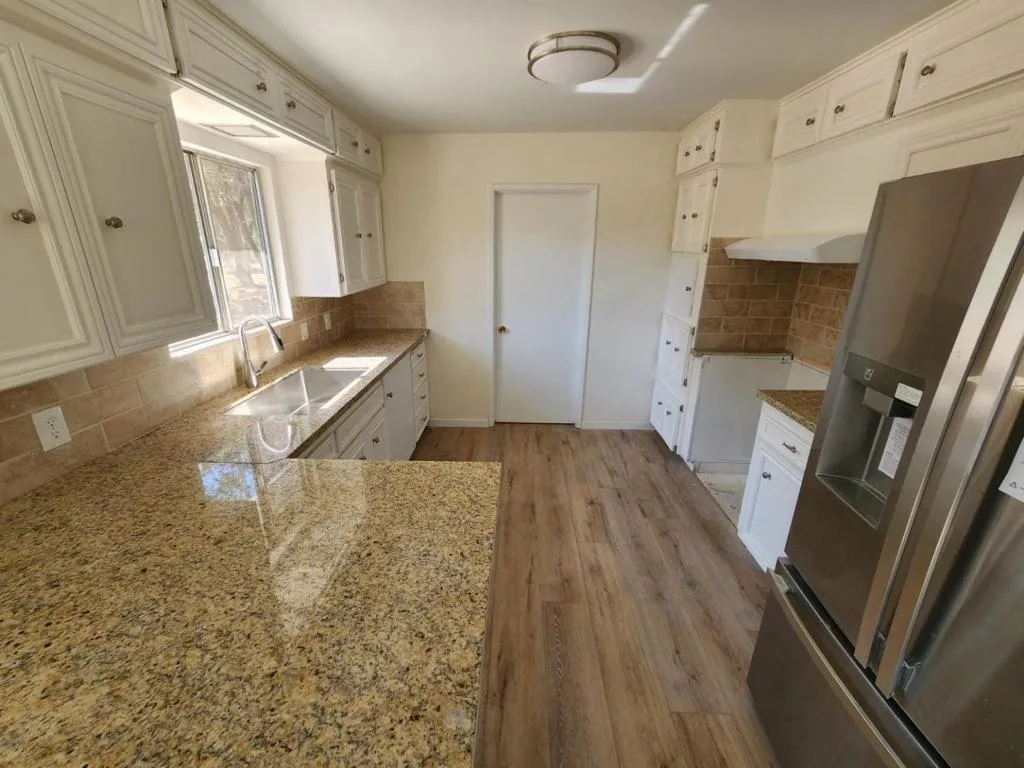 8831 E Herndon Avenue, California home-pic-5