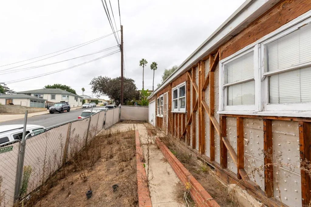 2126 San Clemente Street, Point Loma, California 92107 home-pic-6