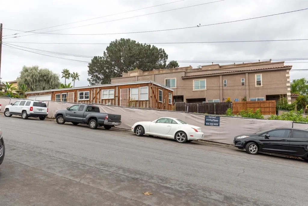 2126 San Clemente Street, Point Loma, California 92107 home-pic-2