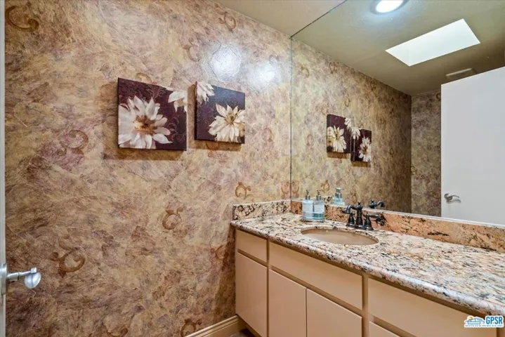 Powder room