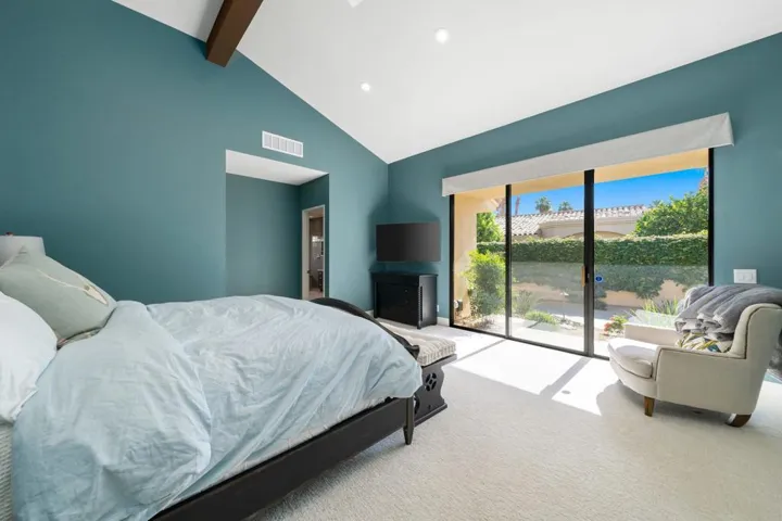 40-web-or-mls-JRInvernessWay_2022_040