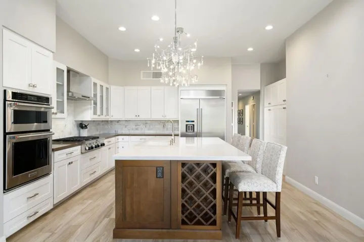 27-web-or-mls-JRInvernessWay_2022_027