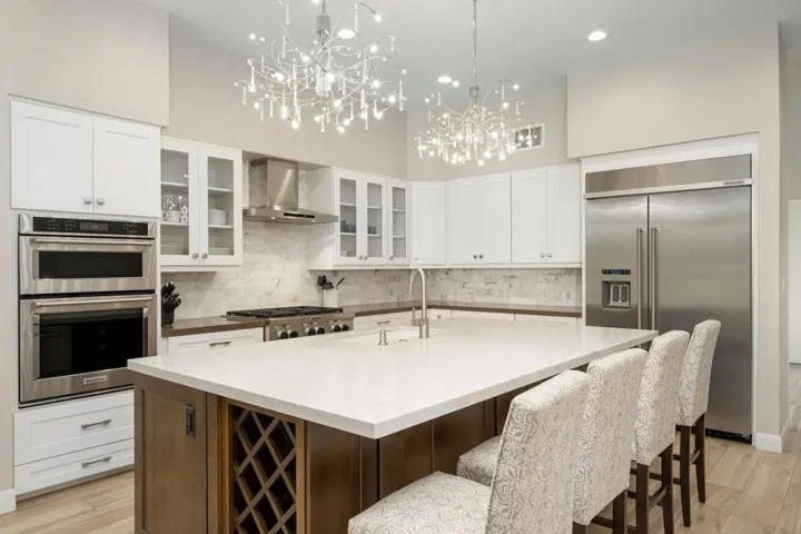 28-web-or-mls-JRInvernessWay_2022_028