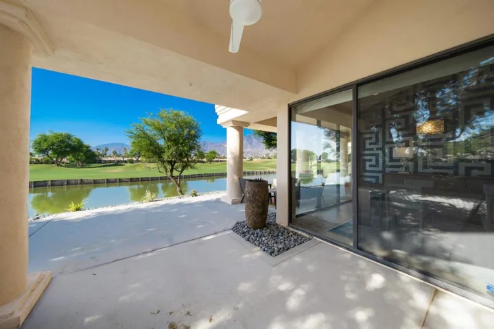 36-web-or-mls-JRInvernessWay_2022_036