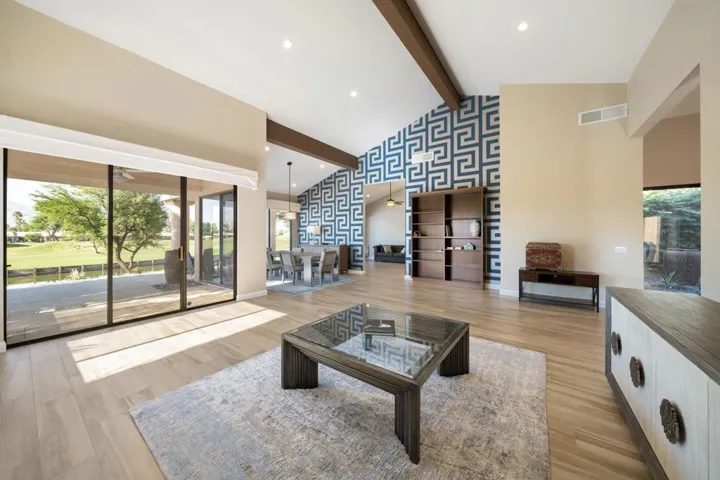20-web-or-mls-JRInvernessWay_2022_020