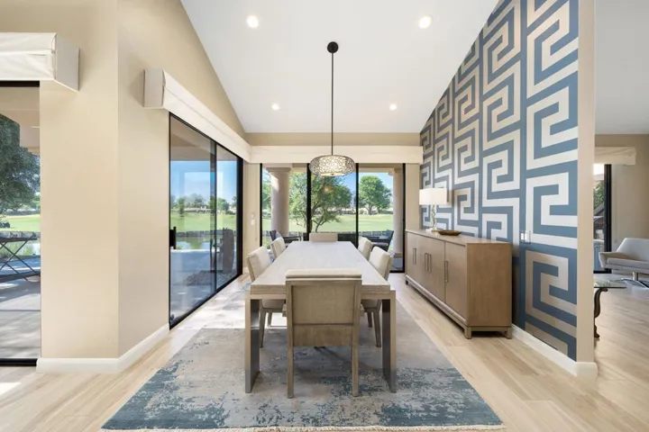 21-web-or-mls-JRInvernessWay_2022_021