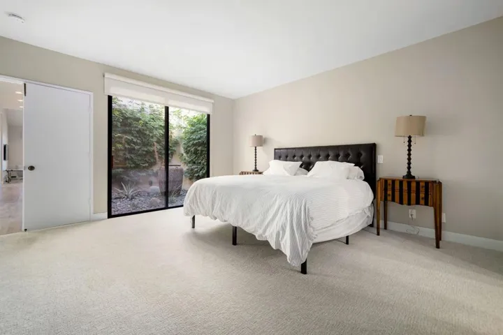 50-web-or-mls-JRInvernessWay_2022_050