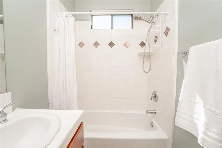Bedroom 2 bathroom