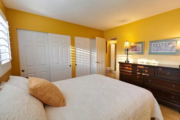 BDRM Front to Closets DB15 LR