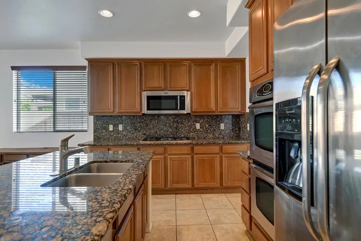 KITCHEN TIGHT.jpg mls