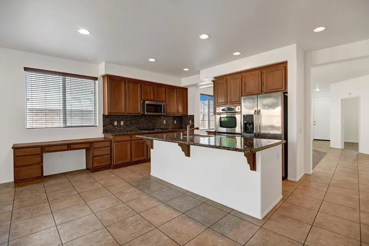 KITCHEN.jpg mls