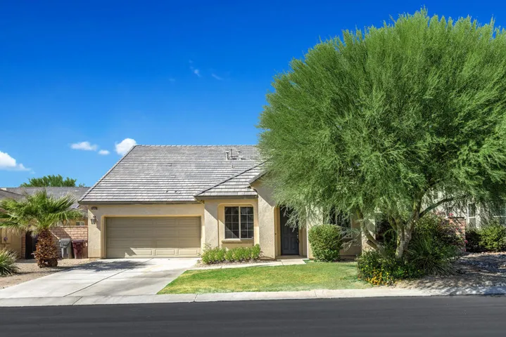 FRONT OF HOME.jpg mls