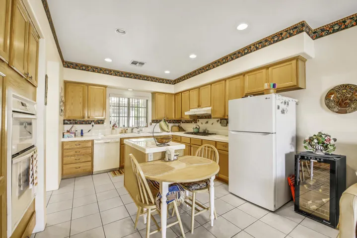 14 KITCHEN FULL SIZE