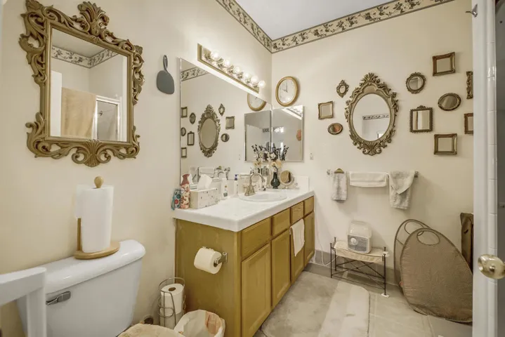 21 BATHROOM FULL SIZE