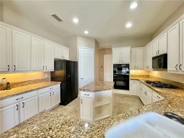 16 Hillcrest Drive, Palm Desert, California 92260