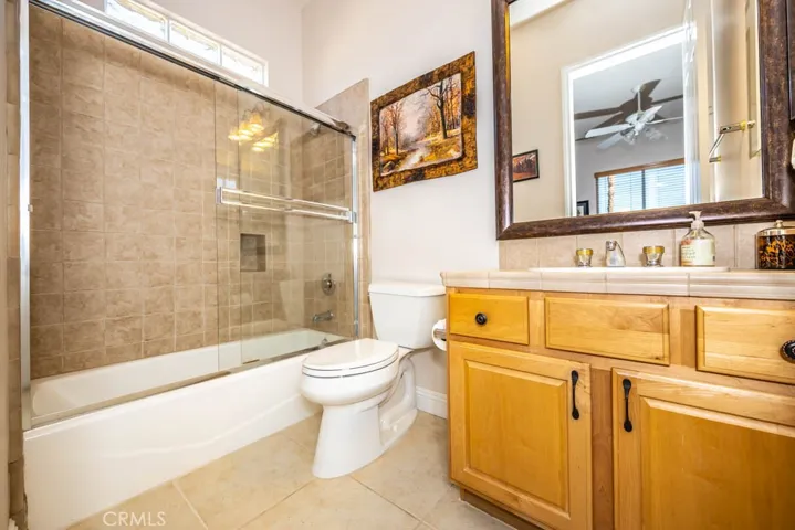 Casita Full Bath