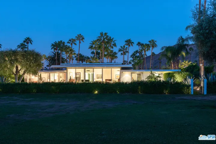2471 S Caliente Drive, Palm Springs, California 92264