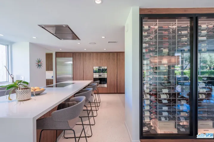 2471 S Caliente Drive, Palm Springs, California 92264