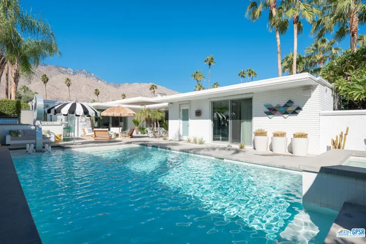 2471 S Caliente Drive, Palm Springs, California 92264