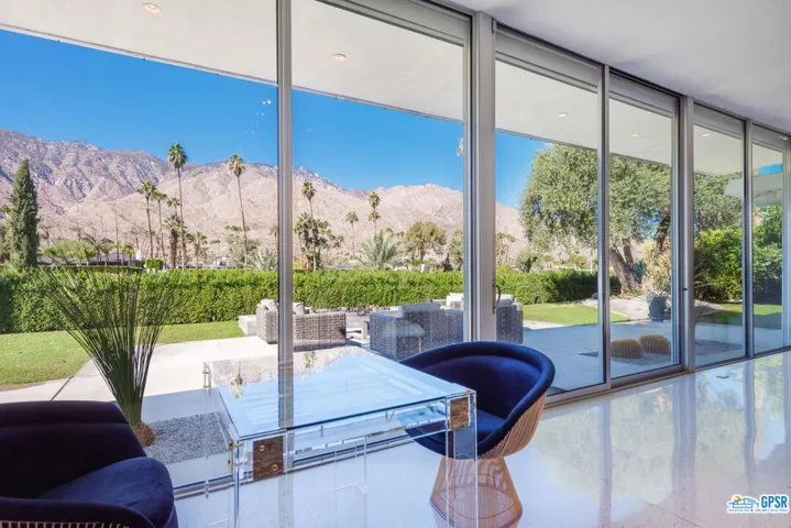2471 S Caliente Drive, Palm Springs, California 92264