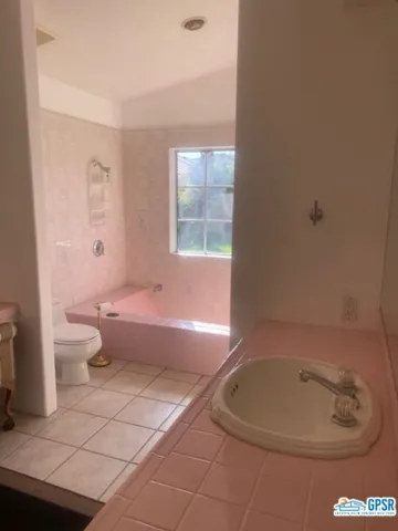 Main bathroom