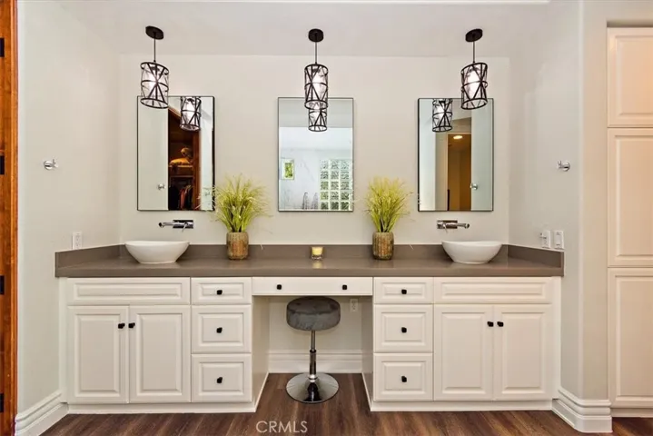 Double sinks and makeup area