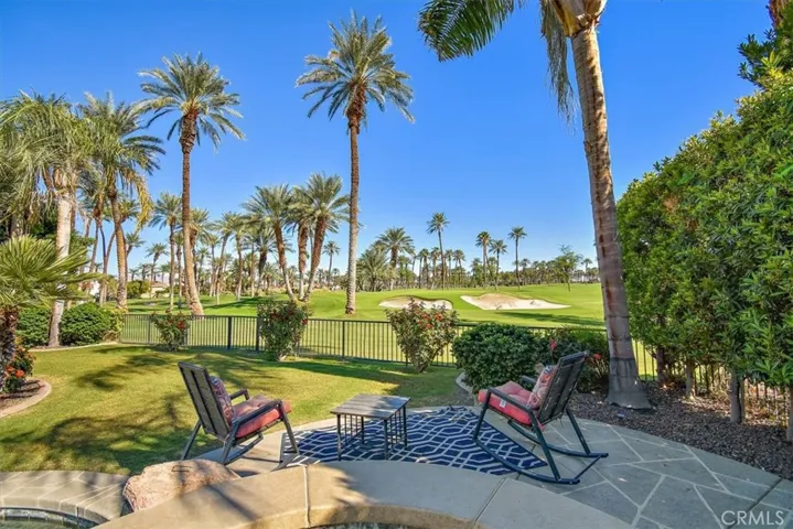 Enjoy your cup of coffee with this fabulous view!