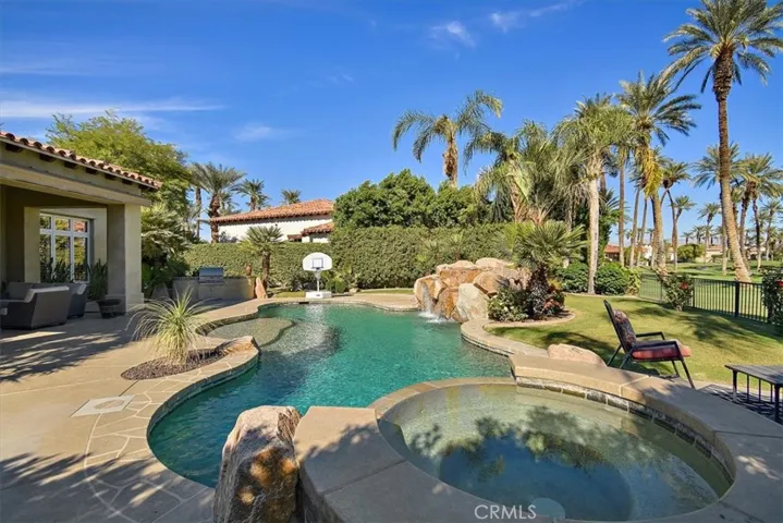 Entertainers delight or privacy your choice!